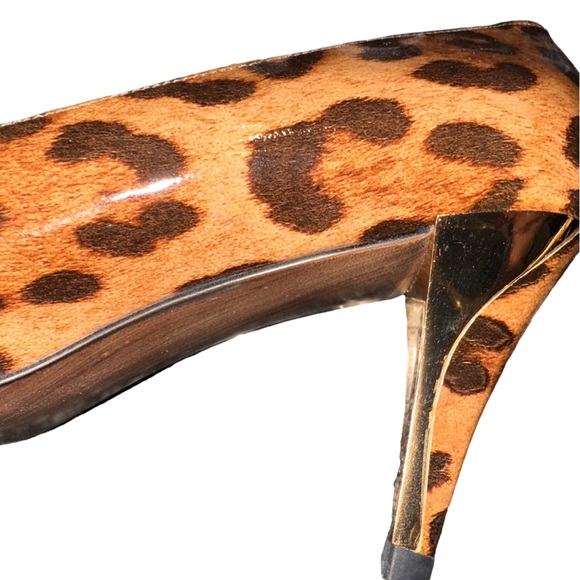 Stuart Weitzman Leopard Patent Heeled Pumps - Picture 9 of 11
